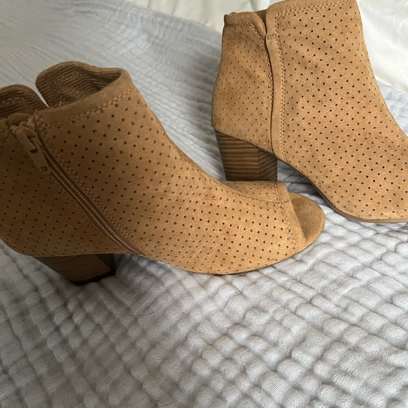 Old Navy perforated peep toe booties - Picture 2 of 7